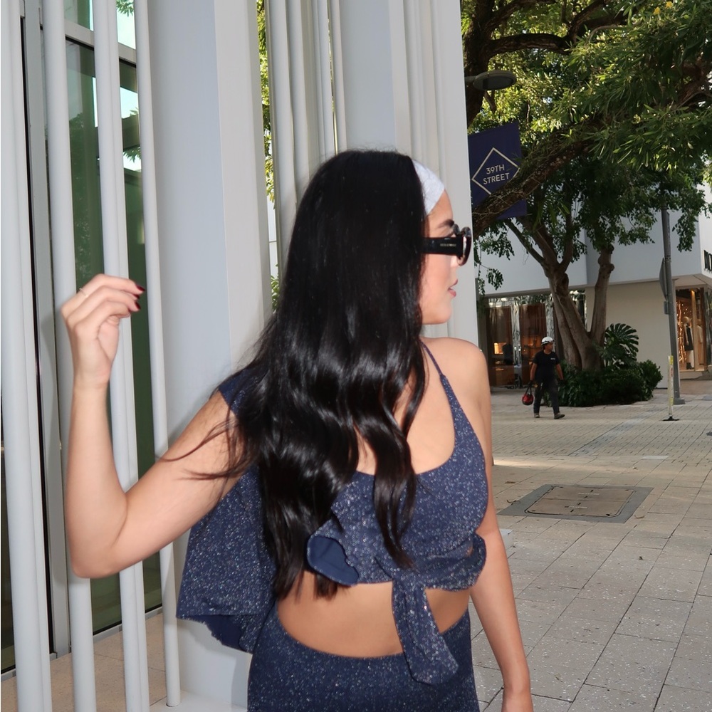 Fabletics Sparkly Blue 3pc Set - Picture 2 of 3